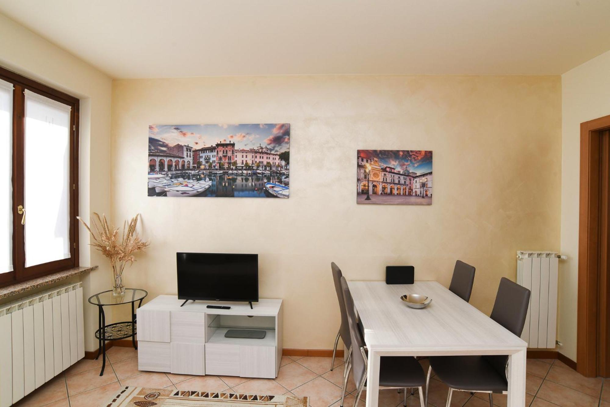 Rovato Entire Apartment In The Capital Of Franciacorta Bagian luar foto
