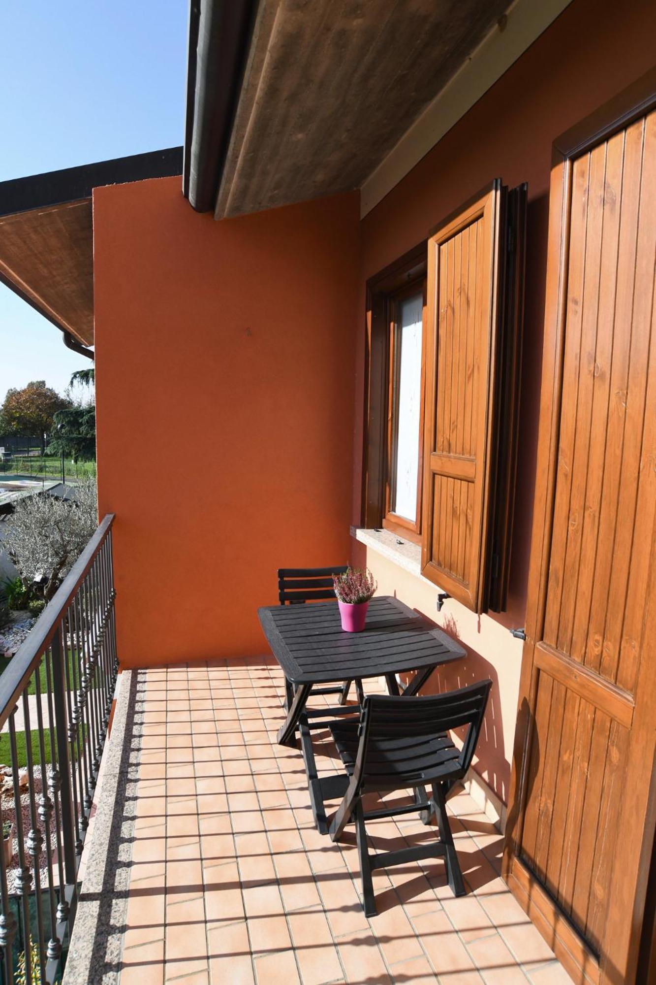 Rovato Entire Apartment In The Capital Of Franciacorta Bagian luar foto