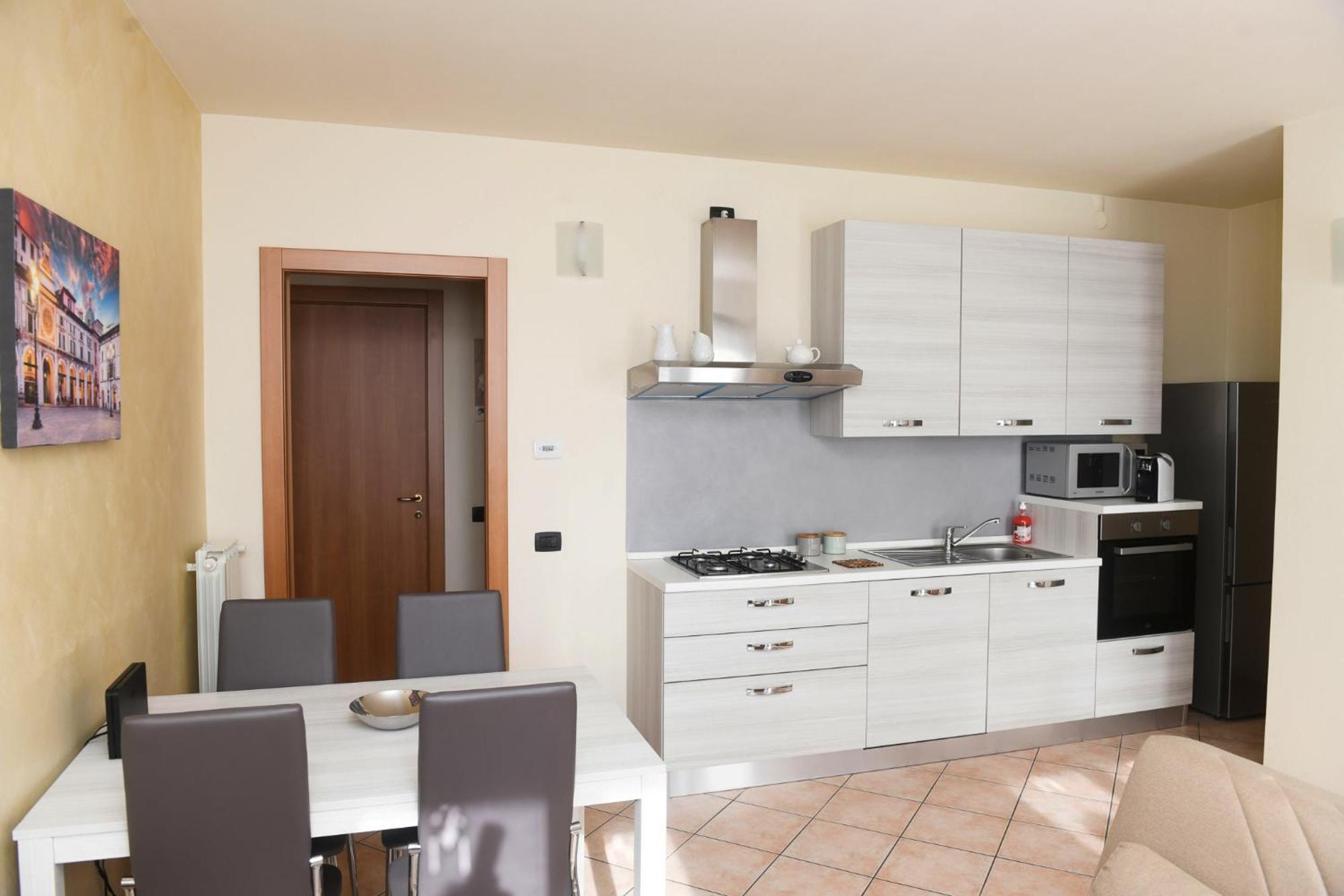 Rovato Entire Apartment In The Capital Of Franciacorta Bagian luar foto