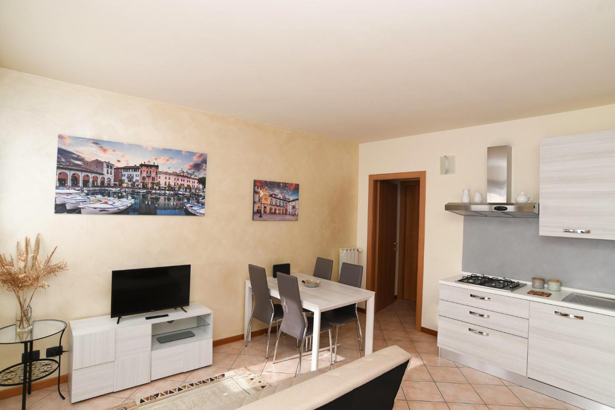 Rovato Entire Apartment In The Capital Of Franciacorta Bagian luar foto